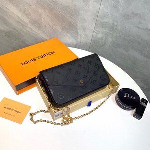 ❤️✨AUTHENTIC✨❤️ Pochette NEW Pochette 3 IN 1 SET SLING BAG BLACK
